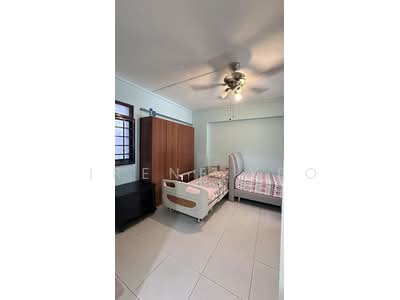 For Rent - 575 Woodlands Glen
