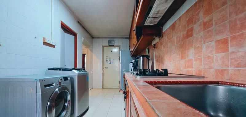 478 Sembawang Drive, 478 Sembawang Drive, 3 Bedrooms, 968 sqft, HDB Flat For Sale, by Mirza Subari, 500120959 - Kitchen - PropertyGuru.com.sg