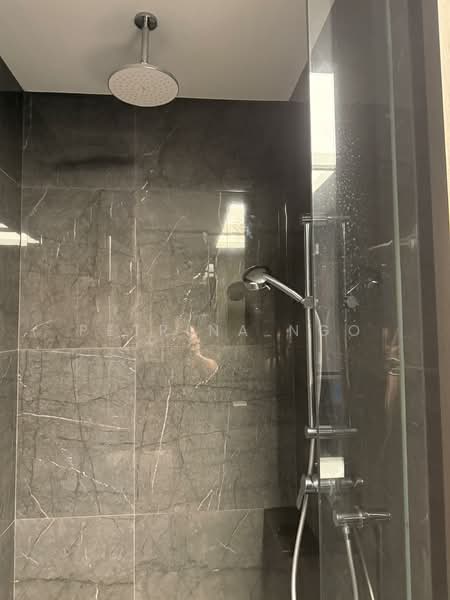 The M, 30 Middle Road, 2 Bedrooms, 743 sqft, Condominium For Rent, by Petrina Ngo, 500120962 - Common Bathroom shower - PropertyGuru.com.sg