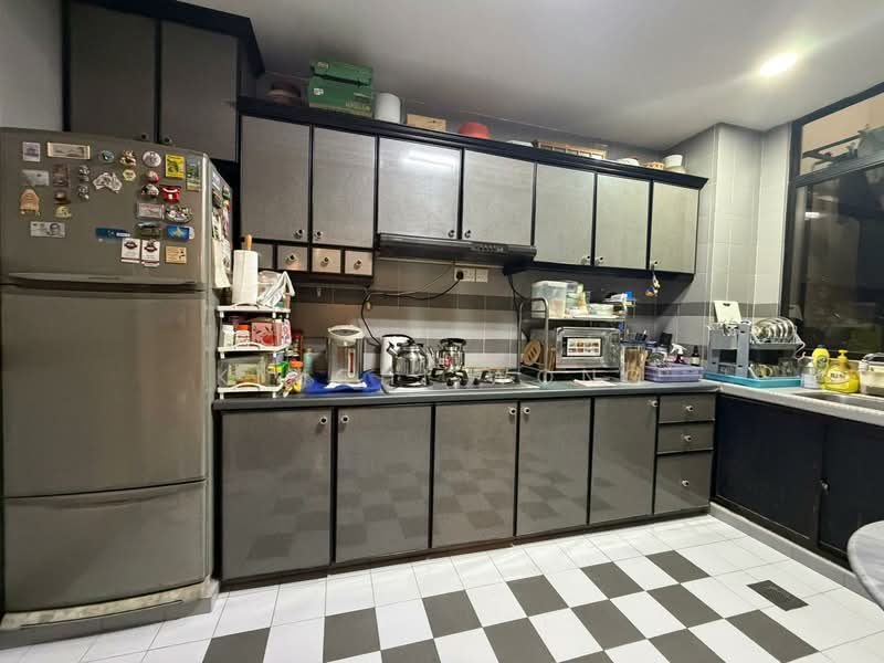 Silahis Apartments, 121 Lorong K Telok Kurau, 3 Bedrooms, 1,280 sqft, Apartment For Sale, by Kimchi Wong, 500120969 - Kitchen - PropertyGuru.com.sg