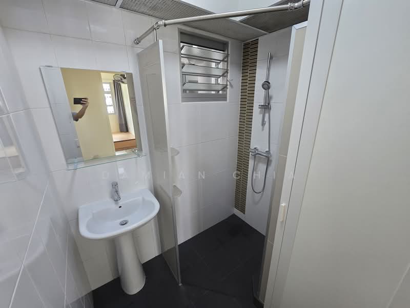 333D Anchorvale Link, 333D Anchorvale Link, 3 Bedrooms, 990 sqft, HDB Flat For Rent, by Damian Chia, 500120972 - Bathroom - PropertyGuru.com.sg