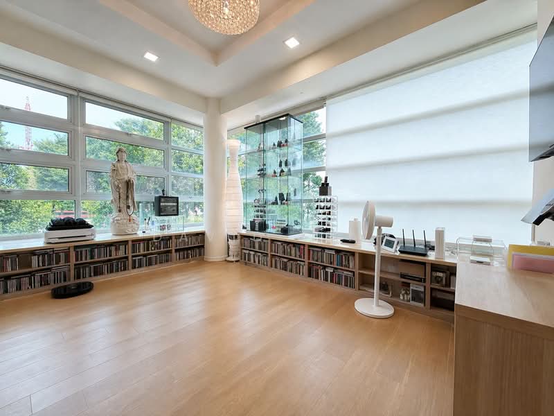 One K Green Lane, 1K Green Lane, 2 Bedrooms, 990 sqft, Condominium For Sale, by David Seah, 500120986 - Living Room - PropertyGuru.com.sg