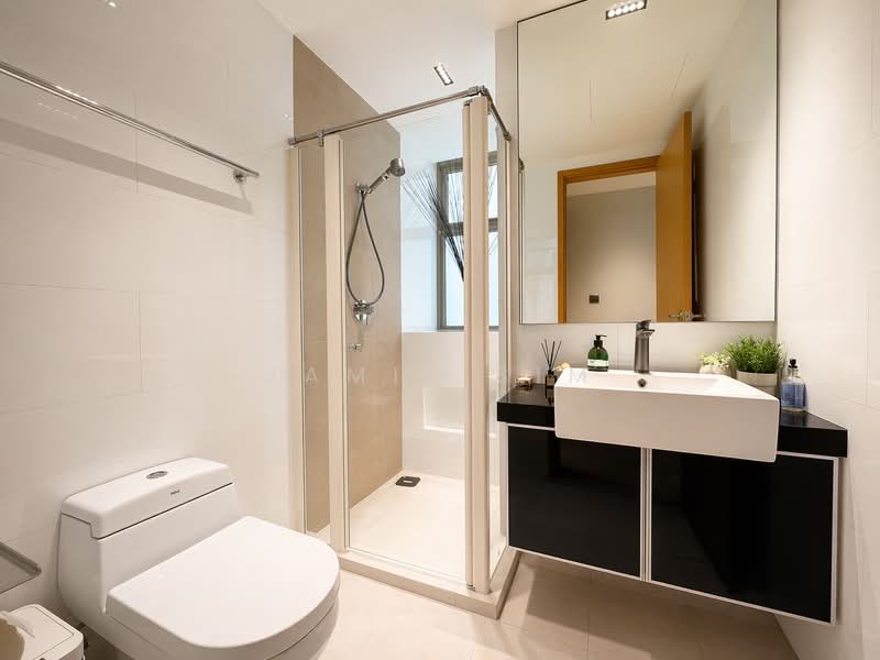 The Calrose, 511 Yio Chu Kang Road, 3 Bedrooms, 1,249 sqft, Condominium For Sale, by Jamie Sim, 500120987 - Bathroom - PropertyGuru.com.sg