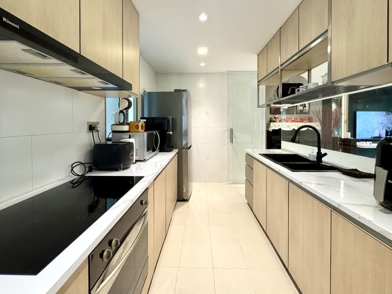 The Calrose, 511 Yio Chu Kang Road, 3 Bedrooms, 1,249 sqft, Condominium For Sale, by Jamie Sim, 500120987 - Kitchen - PropertyGuru.com.sg