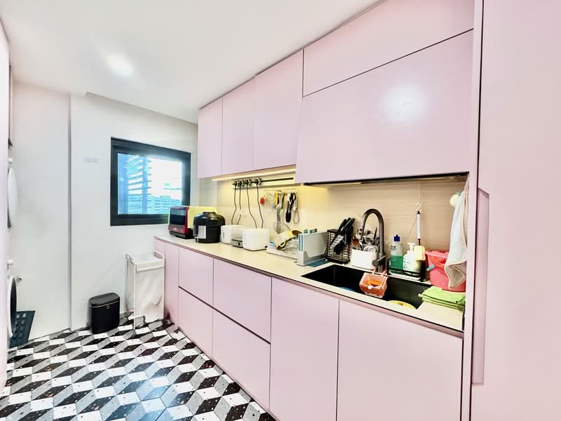 The Venue Residences and Shoppes, 12 Tai Thong Crescent, 3 Bedrooms, 1,130 sqft, Apartment For Sale, by Stella Ng, 500120994 - Kitchen - PropertyGuru.com.sg