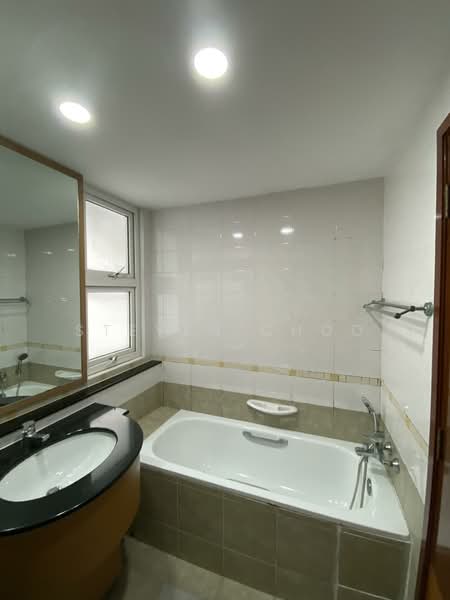 The Floravale, 242 Westwood Avenue, 3 Bedrooms, 1,313 sqft, Executive Condominium For Rent, by Steven Choo, 500121002 - Bathroom - PropertyGuru.com.sg