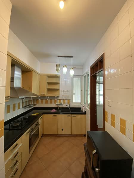 The Floravale, 242 Westwood Avenue, 3 Bedrooms, 1,313 sqft, Executive Condominium For Rent, by Steven Choo, 500121002 - Kitchen - PropertyGuru.com.sg