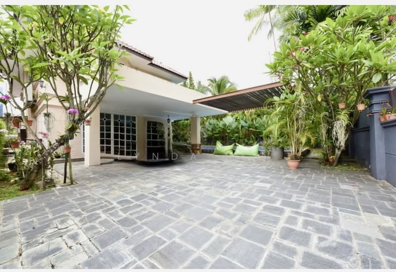Gentle Villas, Gentle Drive, 5 Bedrooms, 7,382 sqft, Detached House For Rent, by Lynda Teo, 500121073 - Drive way / car pouch  - PropertyGuru.com.sg