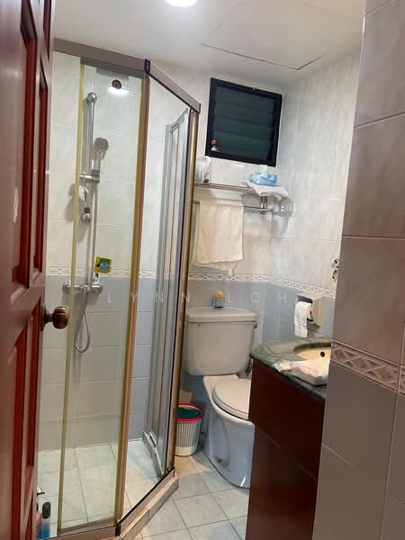 Simsville, 2 Geylang East Avenue 2, 3 Bedrooms, 1,249 sqft, Condominium For Sale, by Lynn Loh, 500121074 - Bathroom - PropertyGuru.com.sg