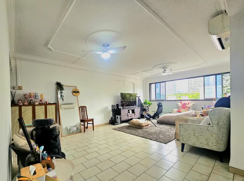 102 Jalan Dusun, 102 Jalan Dusun, 3 Bedrooms, 1,270 sqft, HDB Flat For Rent, by Muhammad Noor Danial, 500121086 - Living Room - PropertyGuru.com.sg