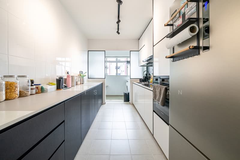 666A Punggol Drive, 666A Punggol Drive, 3 Bedrooms, 1,001 sqft, HDB Flat For Sale, by Christina Tan, 500121114 - Kitchen - PropertyGuru.com.sg