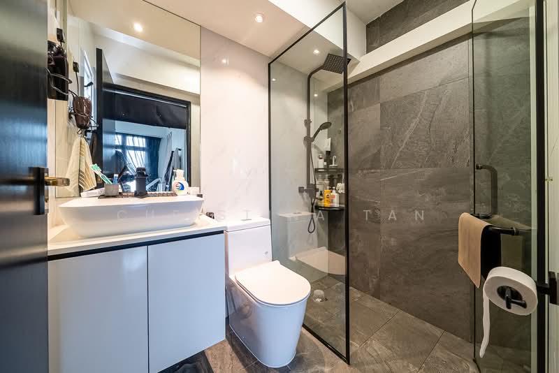 666A Punggol Drive, 666A Punggol Drive, 3 Bedrooms, 1,001 sqft, HDB Flat For Sale, by Christina Tan, 500121114 - Bathroom - PropertyGuru.com.sg