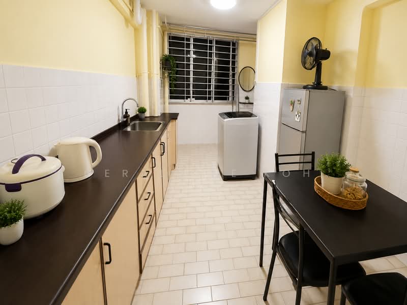 523 Bukit Batok Street 52, 523 Bukit Batok Street 52, 2 Bedrooms, 646 sqft, HDB Flat For Rent, by Geraldine Koh, 500121128 - Kitchen - PropertyGuru.com.sg