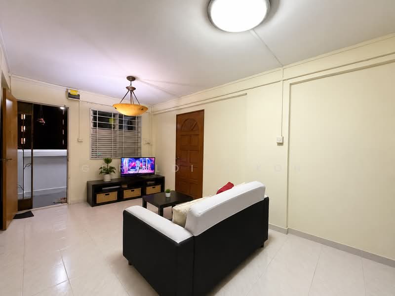 523 Bukit Batok Street 52, 523 Bukit Batok Street 52, 2 Bedrooms, 646 sqft, HDB Flat For Rent, by Geraldine Koh, 500121128 - Living Room - PropertyGuru.com.sg