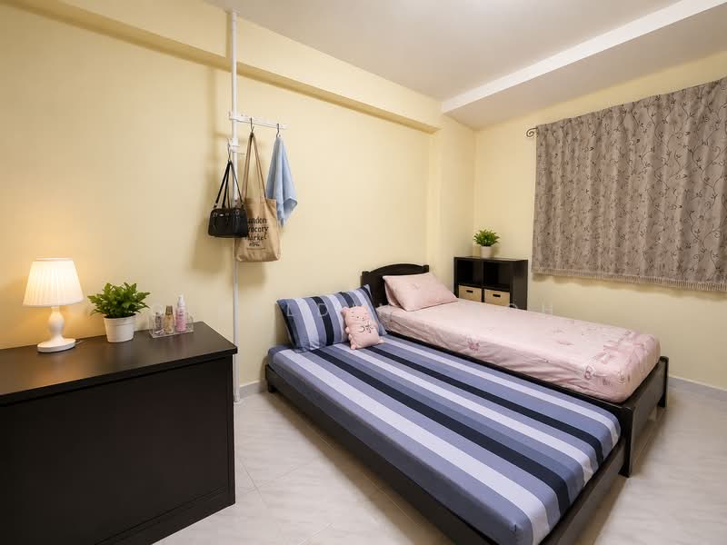 523 Bukit Batok Street 52, 523 Bukit Batok Street 52, 2 Bedrooms, 646 sqft, HDB Flat For Rent, by Geraldine Koh, 500121128 - Bedroom - PropertyGuru.com.sg