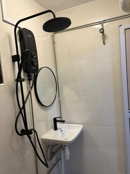 101 Bedok North Avenue 4, 101 Bedok North Avenue 4, 1 Bedroom, 484 sqft, HDB Flat For Sale, by Nurnavi Makruf, 500121145 - Bathroom - PropertyGuru.com.sg