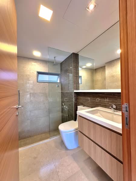 Woodhaven, 71 Woodgrove Avenue, 3 Bedrooms, 1,173 sqft, Condominium For Sale, by Glenice Toh, 500121147 - Bathroom - PropertyGuru.com.sg
