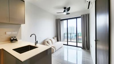 For Rent - Parc Esta