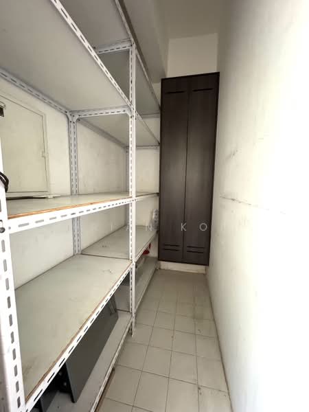 Kentish Lodge, 3 Oxford Road, 2 Bedrooms, 936 sqft, Apartment For Sale, by Brian Koh, 500121172 - Storeroom - PropertyGuru.com.sg