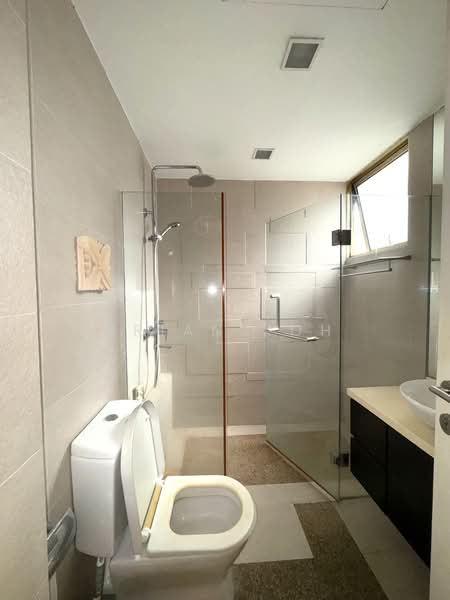 Kentish Lodge, 3 Oxford Road, 2 Bedrooms, 936 sqft, Apartment For Sale, by Brian Koh, 500121172 - Bathroom - PropertyGuru.com.sg