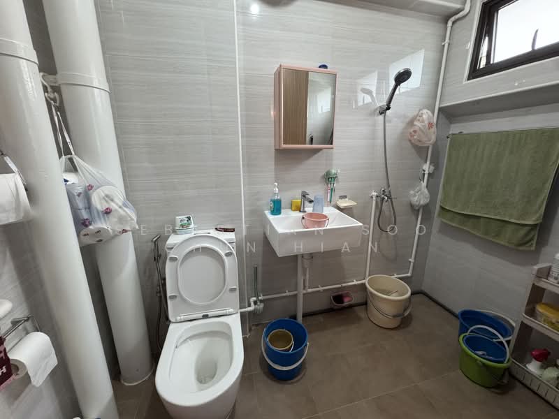 153 Yung Ho Road, 153 Yung Ho Road, 3 Bedrooms, 1,119 sqft, HDB Flat For Sale, by Sebastian Soo Chun Hian, 500121175 - Bathroom - PropertyGuru.com.sg