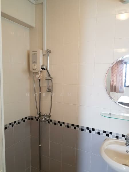 103 Bishan Street 12, 103 Bishan Street 12, 3 Bedrooms, 1,302 sqft, HDB Flat For Sale, by Norman Lee, 500121181 - Bathroom - PropertyGuru.com.sg