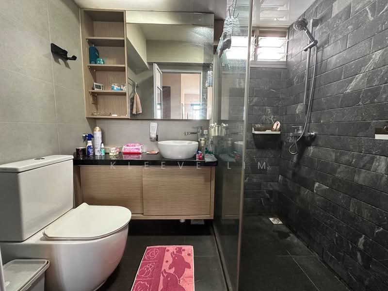 456 Yishun Street 41, 456 Yishun Street 41, 3 Bedrooms, 1,001 sqft, HDB Flat For Sale, by Kleeve Lim, 500121189 - Bathroom - PropertyGuru.com.sg