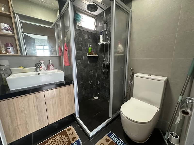456 Yishun Street 41, 456 Yishun Street 41, 3 Bedrooms, 1,001 sqft, HDB Flat For Sale, by Kleeve Lim, 500121189 - Bathroom - PropertyGuru.com.sg