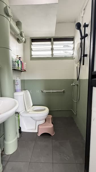 206 Marsiling Drive, 206 Marsiling Drive, 2 Bedrooms, 731 sqft, HDB Flat For Sale, by Khai ., 500121191 - Bathroom - PropertyGuru.com.sg