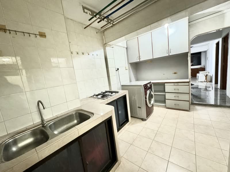 207 Toa Payoh North, 207 Toa Payoh North, 2 Bedrooms, 818 sqft, HDB Flat For Sale, by Heidi Ho, 500121200 - Kitchen - PropertyGuru.com.sg