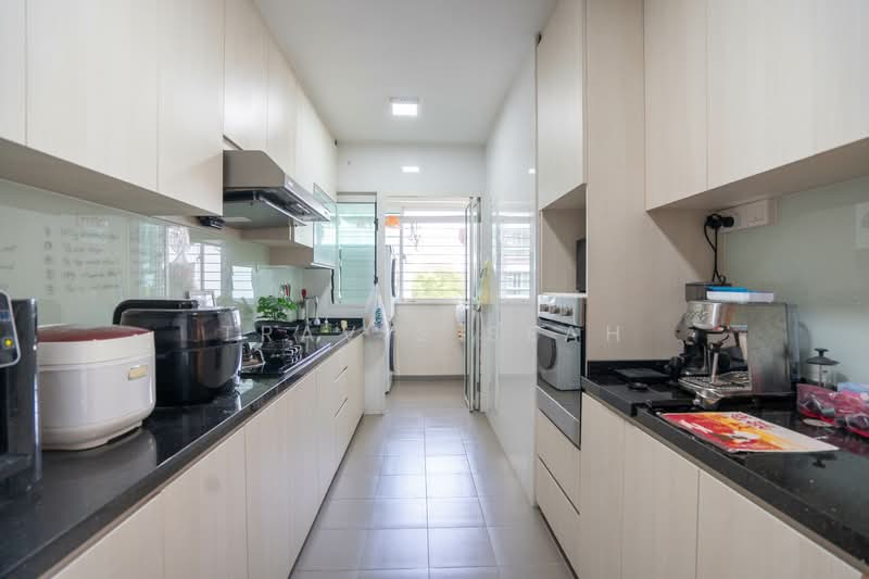 669A Edgefield Plains, 669A Edgefield Plains, 3 Bedrooms, 1,205 sqft, HDB Flat For Sale, by Travis Seah, 500121227 - Kitchen - PropertyGuru.com.sg