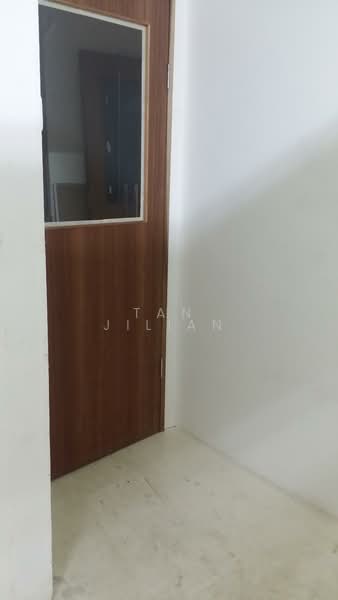 Valiant Industrial Building, 30 Kallang Pudding Road, 312 sqft, Light Industrial (B1) For Rent, by Tan Jilian, 500121232 - own office door - CommercialGuru.com.sg