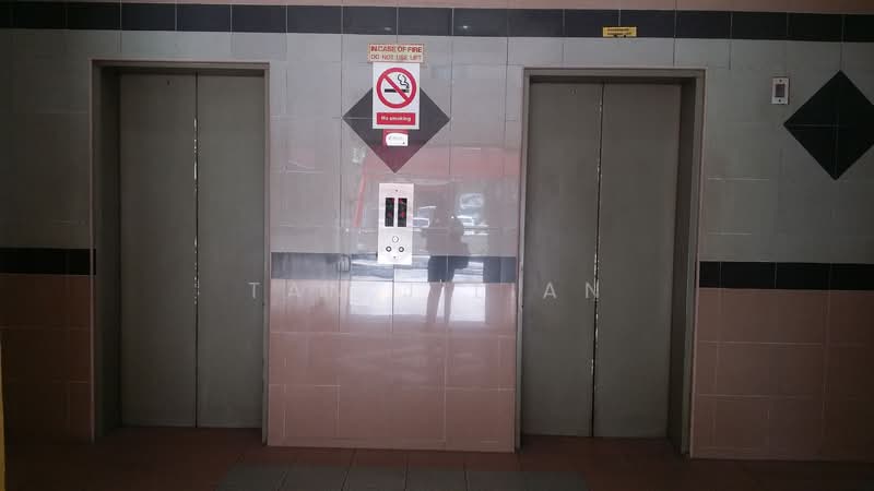 Valiant Industrial Building, 30 Kallang Pudding Road, 312 sqft, Light Industrial (B1) For Rent, by Tan Jilian, 500121232 - 2 passenger lifts - CommercialGuru.com.sg