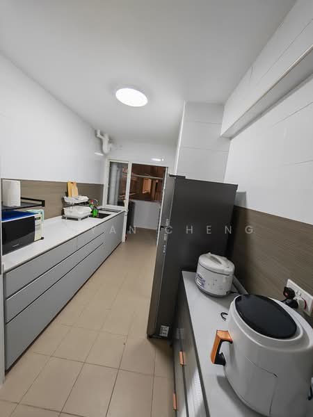 293D Compassvale Crescent, 293D Compassvale Crescent, Room Rental, 160 sqft, HDB Flat For Rent, by Bryan Cheng, 500121233 - Kitchen - PropertyGuru.com.sg