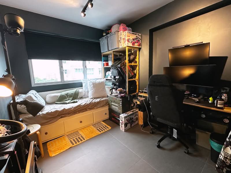450B Bukit Batok West Avenue 6, 450B Bukit Batok West Avenue 6, 3 Bedrooms, 1,001 sqft, HDB Flat For Sale, by Yap KaiJie, 500121245 - Bedroom - PropertyGuru.com.sg