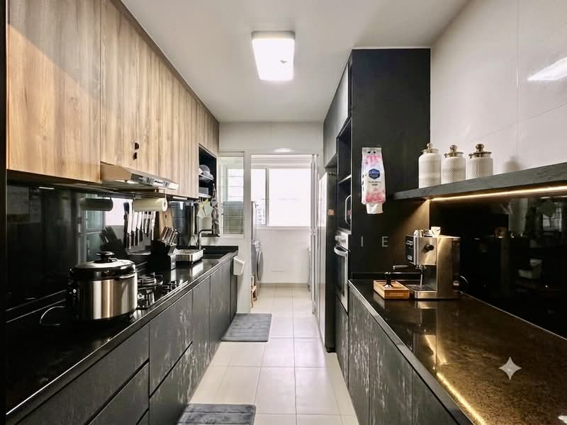 450B Bukit Batok West Avenue 6, 450B Bukit Batok West Avenue 6, 3 Bedrooms, 1,001 sqft, HDB Flat For Sale, by Yap KaiJie, 500121245 - Kitchen - PropertyGuru.com.sg