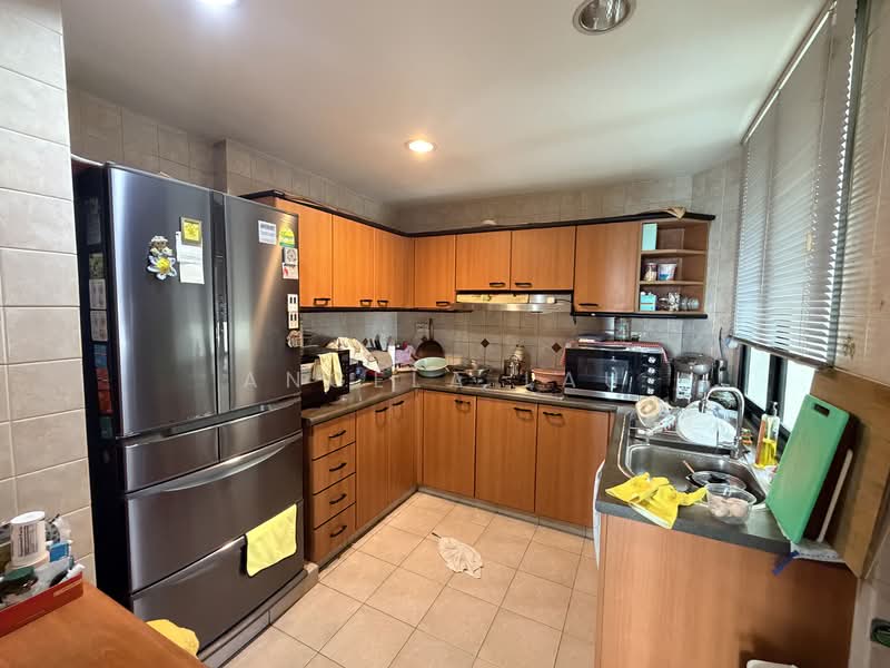 Simsville, 2 Geylang East Avenue 2, 3 Bedrooms, 1,249 sqft, Condominium For Sale, by Angela Lau, 500121247 - Kitchen - PropertyGuru.com.sg