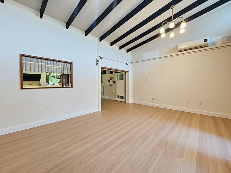 ⭐️LAST OFFER $4.XXM⭐️400M SIGLAP MRT & MALL⭐️REBUILD⭐️地铁商场近⭐️, REBUILD | UNBLOCK BACKYARD | CUL DE SAC | AMPLE PARKING GUEST, 2 Bedrooms, 2,000 sqft, Terraced House For Sale, by Andrew Goh, 500121248 - Living Room - PropertyGuru.com.sg