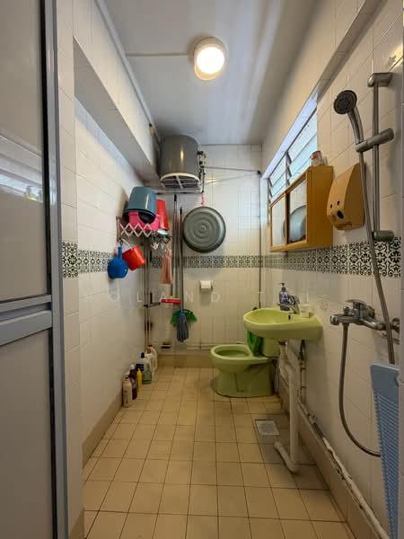 440 Choa Chu Kang Avenue 4, 440 Choa Chu Kang Avenue 4, 3 Bedrooms, 1,144 sqft, HDB Flat For Sale, by Roland Tai, 500121273 - Bathroom - PropertyGuru.com.sg