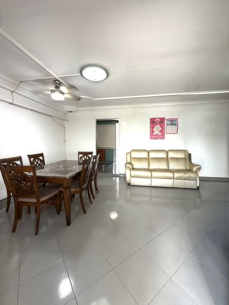 748 Woodlands Circle, 748 Woodlands Circle, 3 Bedrooms, 1,108 sqft, HDB Flat For Sale, by Janet Chew, 500121276 - Living Room - PropertyGuru.com.sg