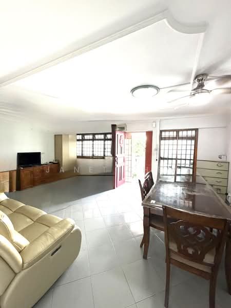 748 Woodlands Circle, 748 Woodlands Circle, 3 Bedrooms, 1,108 sqft, HDB Flat For Sale, by Janet Chew, 500121276 - Living Room - PropertyGuru.com.sg