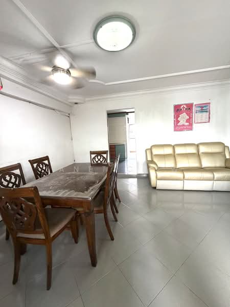 748 Woodlands Circle, 748 Woodlands Circle, 3 Bedrooms, 1,108 sqft, HDB Flat For Sale, by Janet Chew, 500121276 - Living Room - PropertyGuru.com.sg