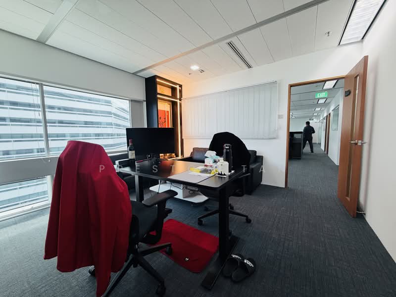 Gateway East, 152 Beach Road, 2,240 sqft, Office For Rent, by Preston Tan, 500121279 - Interior - CommercialGuru.com.sg