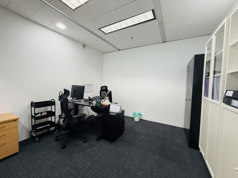 Gateway East, 152 Beach Road, 2,240 sqft, Office For Rent, by Preston Tan, 500121279 - Study - CommercialGuru.com.sg