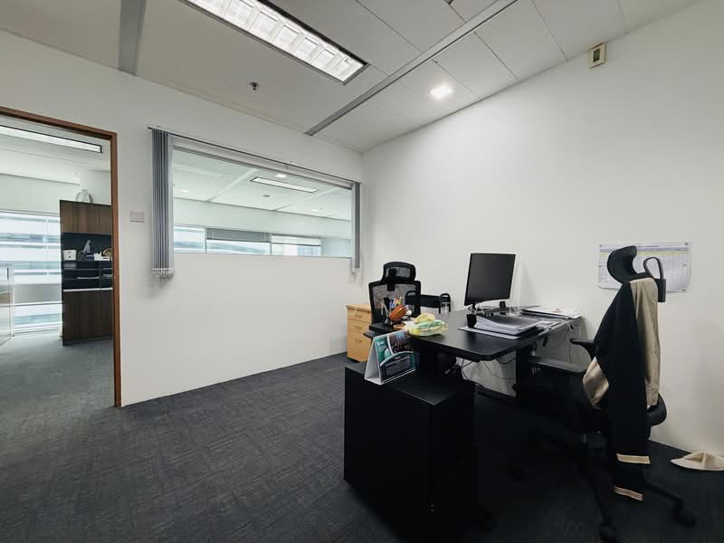 Gateway East, 152 Beach Road, 2,240 sqft, Office For Rent, by Preston Tan, 500121279 - Study - CommercialGuru.com.sg