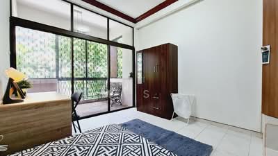 For Sale - Lakepoint Condo