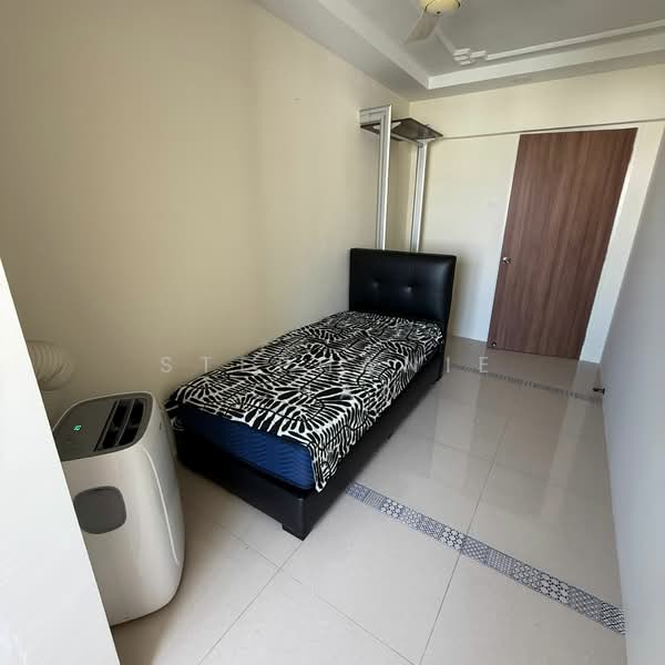 Pine Grove, 1P Pine Grove, Room Rental, 180 sqft, Condominium For Rent, by Stephanie Chan, 500121308 - Bedroom 3 - PropertyGuru.com.sg