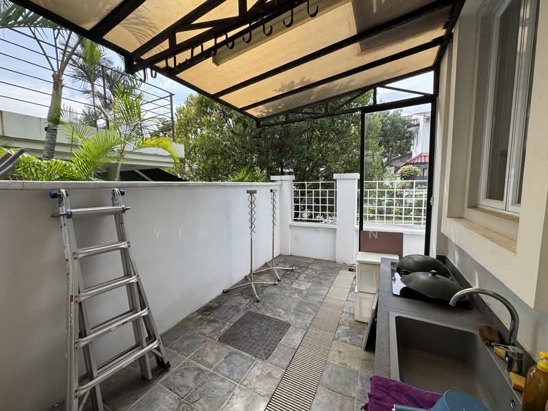 Rarely available, Cul-de-sac Corner Terrace, 3 storeys, huge car porch, bright & airy, , 5 Bedrooms, 3,552 sqft, Corner Terrace For Sale, by Yibing Tan, 500121311 - Laundry/Yard area - PropertyGuru.com.sg