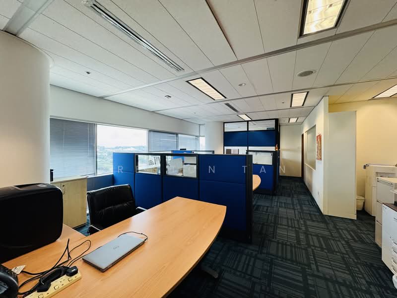 Gateway East, 152 Beach Road, 1,942 sqft, Office For Rent, by Preston Tan, 500121317 - Interior - CommercialGuru.com.sg