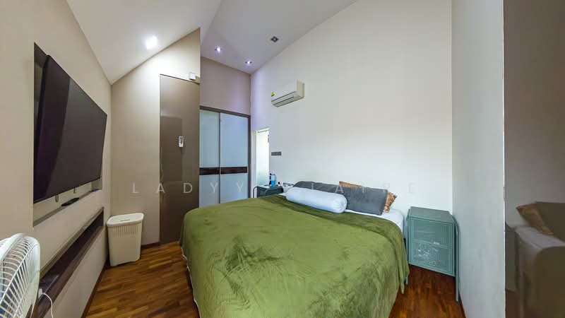 Seletar Springs Condominium, 100 Gerald Drive, 3 Bedrooms, 2,067 sqft, Condominium For Rent, by Ladyy Claire, 500121318 - Bedroom - PropertyGuru.com.sg